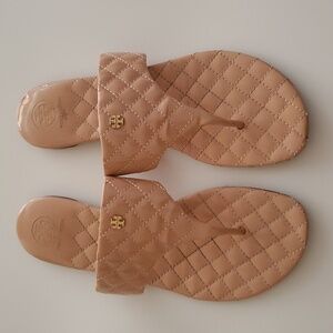 Tory Burch Beige Cream Patent Leather Quilted Sandals Size 8.5